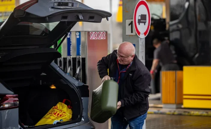 Otthonról dolgozásra szólítják fel az embereket – súlyosbodik az energiakrízis Nagy-Britannia különösen érintett