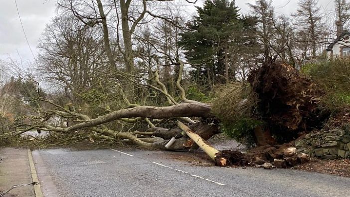 A Brendan vihar ma éri el Nagy-Britanniát: helyenként 120 km/h-ás szél, és hó is várható 5