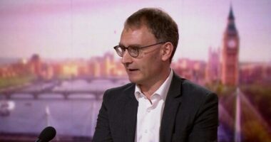 Újabb nagy Covid hullám érheti el Nagy-Britanniát 1 hónapon belül