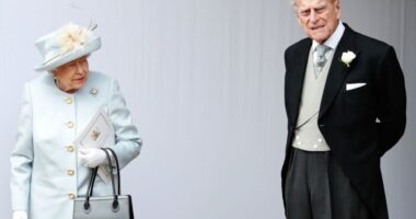 Ma reggel meghalt a királynő férje, a 99 éves Fülöp herceg