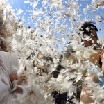 Ma van a párnacsatázás világnapja – Londonban a Trafalgar Square-nél zúzták le egymást több százan