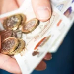 „Katasztrofális hatással” lesz emberek százezreire a támogatások elvesztése a brit kormány változtatásainak következtében