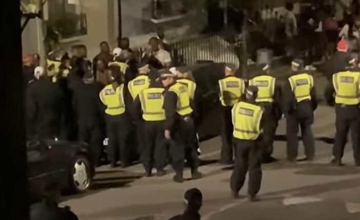 £10,000-os (4 millió Ft-os) büntetést kaptak házibuli rendezése miatt a lockdown alatt