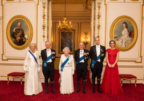 Az angol királynő hamarosan lemond a trónról és új királya lesz Nagy-Britanniának