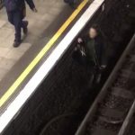 Lemászott a sínekre egy nő London egyik forgalmas metrómegállójában