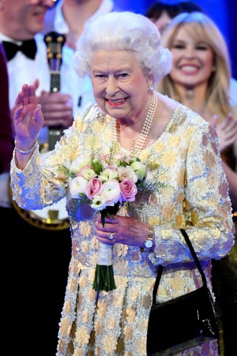 Az angol királynő 92 éves lett: ritkán látott fotók róla gyerekkorától napjainkig 16