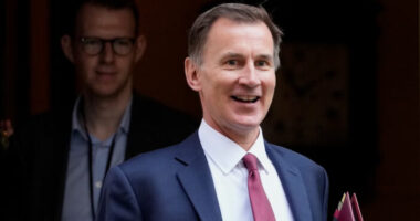 Bajban Nagy-Britannia: mégis a recesszió veszélye fenyeget, miután váratlanul romlott a gazdasági helyzet