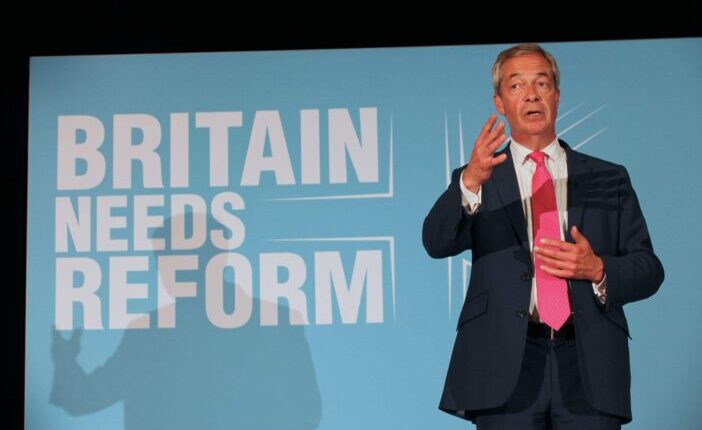 Újabb botrány a Reform UK körül - náci karlendítés közben fotózták le az egyik jelöltet (kép a cikkben)