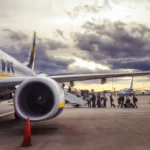 Emelkedni fognak a repülőjegy árak Nagy-Britanniában, az utasok és a légitársaságok is fel vannak háborodva