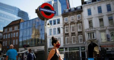 Újabb hírek az oltással a vírussal és korlátozásokkal kapcsolatban Nagy-Britanniában