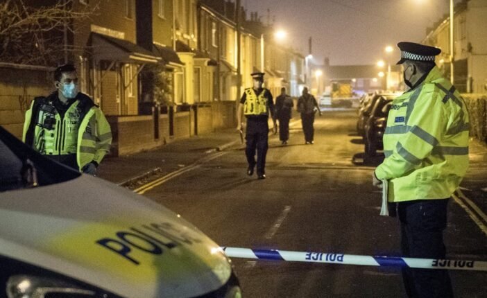 A rendőrök lőttek le egy férfit hajnalban Dél-Angliában, egy vitát követően