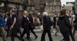 Ezeken a területeken a legsúlyosabb a megélhetési válság Nagy-Britanniában – kiderült, hol nőnek és hol csökkennek a jövedelmek a leggyorsabban