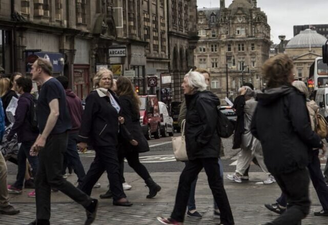 Ezeken a területeken a legsúlyosabb a megélhetési válság Nagy-Britanniában – kiderült, hol nőnek és hol csökkennek a jövedelmek a leggyorsabban