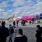 Három utas balhézott a Wizz Air magyarországi járatán – fenyegették a személyzetet és a vészkijáratot is megpróbálták eltorlaszolni