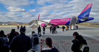 Három utas balhézott a Wizz Air magyarországi járatán – fenyegették a személyzetet és a vészkijáratot is megpróbálták eltorlaszolni 30
