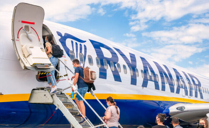 Nem engedtek felszállni 2 magyar utast a Ryanair egyik magyarországi járatára - ugrott a 2 milliós nyaralásuk 1