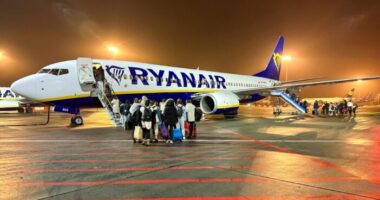 Brutál Ryanair akció: filléres jegyek Angliából és Magyarországról is csak 3 napig