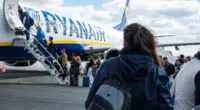 A Ryanair megszünteti az egyik Anglia és Magyarország közti járatát, emellett több mint 350 járatukat törölték egy hónap alatt 2