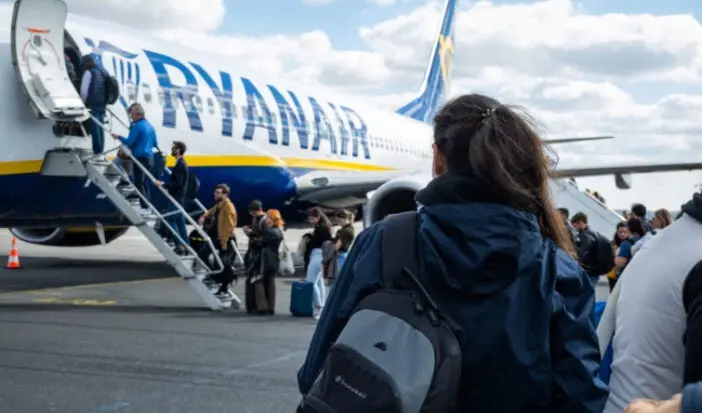 A Ryanair megszünteti az egyik Anglia és Magyarország közti járatát, emellett több mint 350 járatukat törölték egy hónap alatt 1