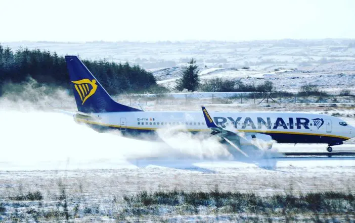 A Ryanair és a Jet2 is figyelmeztetést adott ki az utasoknak Nagy-Britanniában a hó és jég miatt 3