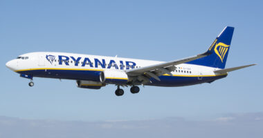 Drasztikus lépés a Ryanairtől: jelentős járatcsökkentés jön, ami londoni és más angliai járatokat is érint