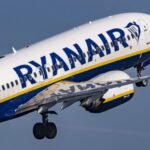 A Ryanair számos járatát kénytelen törölni és módosítani már ettől a hónaptól kezdve – angliai járatok is érintettek