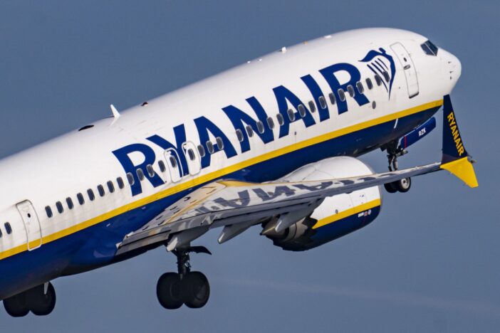 A Ryanair számos járatát kénytelen törölni és módosítani már ettől a hónaptól kezdve - angliai járatok is érintettek 3