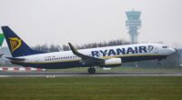 A Ryanair figyelmeztette a Nagy-Britanniából induló és oda érkező utasokat - késések, fennakadások várhatók az ország több repülőterén 2