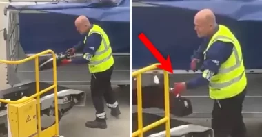 Videóra vették, hogy a Ryanair-nek dolgozó poggyászkezelő hogy dobálja a drága hangszereket