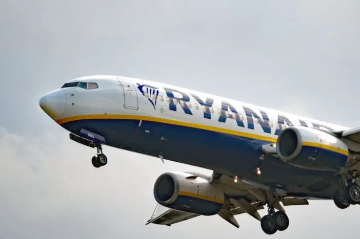 A Ryanair sürgős figyelmeztetést adott ki az utasoknak erre a hétre, és megint változtattak a poggyászok árán, amin sokan felháborodtak