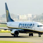 A leszállópályán az utasok szeme láttára kakkantott a Ryanair brit utasa