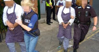 "Nincs menekvés" - bekeményít a brit kormány az illegális munkavállalókkal szemben, rohamosan nő a letartóztatások száma