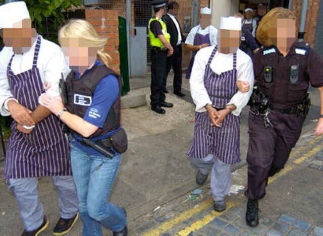 „Nincs menekvés” – bekeményít a brit kormány az illegális munkavállalókkal szemben, rohamosan nő a letartóztatások száma