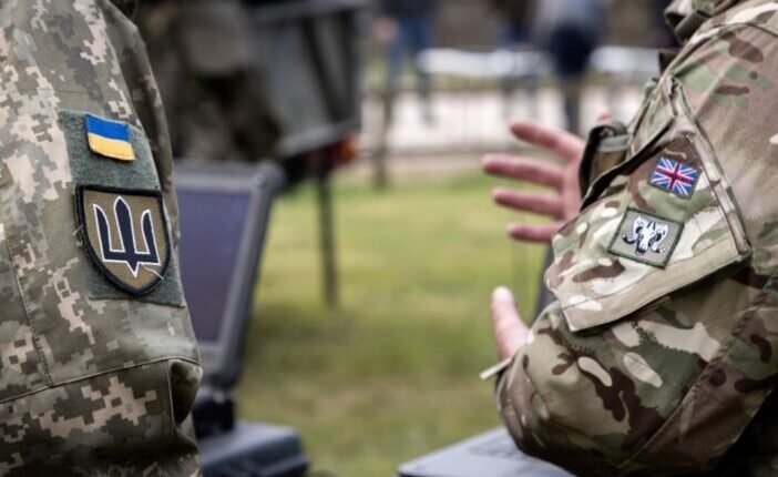 Az Egyesült Királyság brit katonákat küldhet Ukrajnába a katonák kiképzésére