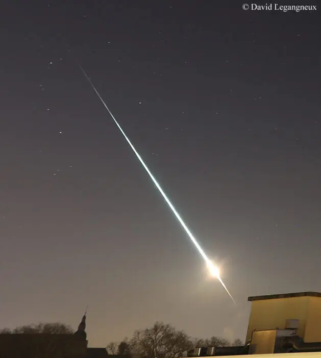 Meteoroid robbant fel a brit partoknál a csatorna fölött, bevilágítva egész Dél-Anglia egét 6