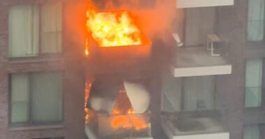 Hatalmas tűz ütött ki egy kelet-londoni társasházban – közel 100 tűzoltó vonult ki a helyszínre