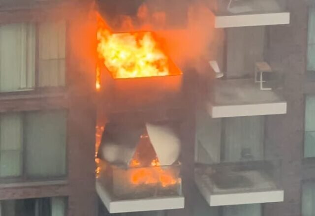 Hatalmas tűz ütött ki egy kelet-londoni társasházban – közel 100 tűzoltó vonult ki a helyszínre