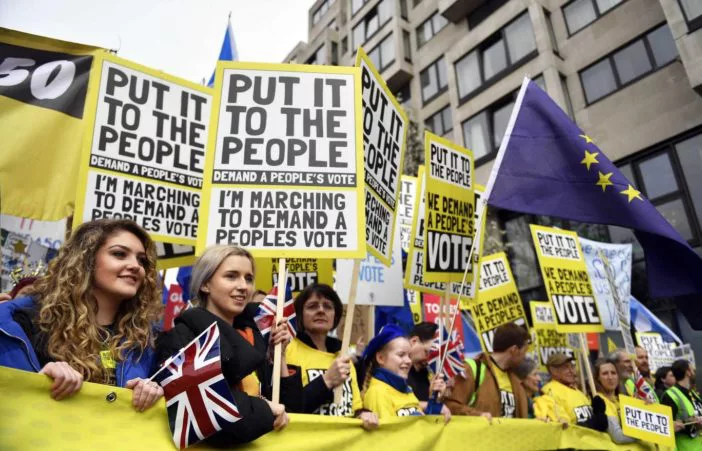 Elképesztő embertömeg: 1 millióan London utcáin a Brexit miatt – a tegnapi tüntetés képekben 3