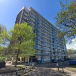 Gyanús kettős haláleset Londonban: ketten „zuhantak” ki a nyolcadik emeletről