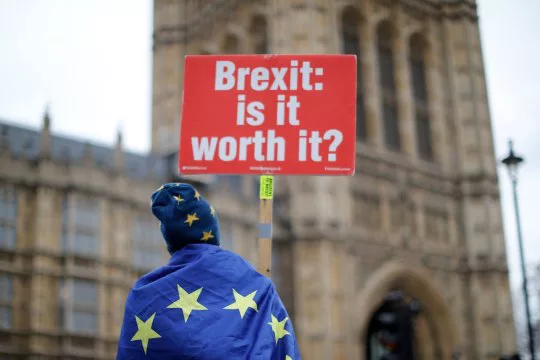 Ennyibe került eddig minden Nagy-Britanniában dolgozónak a Brexit, már most isszuk a levét 2