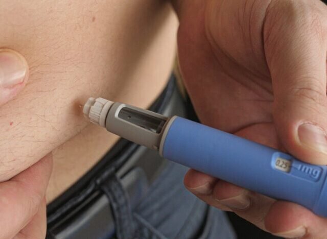 Az új fogyókúrás injekciók több száz esetben okoztak életveszélyes megbetegedéseket és 10 ember halálához vezettek Nagy-Britanniában