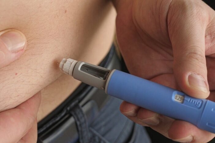 Az új fogyókúrás injekciók több száz esetben okoztak életveszélyes megbetegedéseket és 10 ember halálához vezettek Nagy-Britanniában Az új fogyókúrás injekciók több száz esetben okoztak életveszélyes megbetegedéseket és 10 ember halálához vezettek Nagy-Britanniában