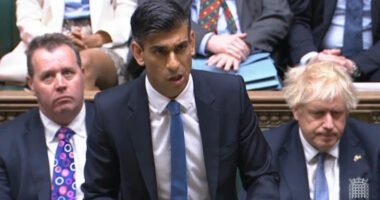 Az Egyesült Királyságban minden háztartás és család kap 400 GBP vissza nem térítendő támogatást