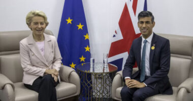 „A brit miniszterelnöknek új Brexit megállapodást kell kötnie az EU-val…”