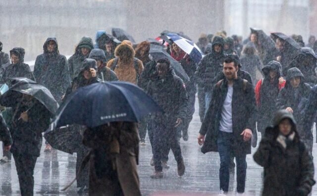 Figyelem! A Met Office újabb időjárási figyelmeztetéseket adott ki Nagy-Britannia számos részére eső és vihar miatt