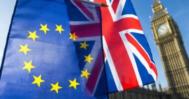 Itt van, mennyi pénzt buktak a Nagy-Britanniában élők idáig háztartásonként a Brexit miatt