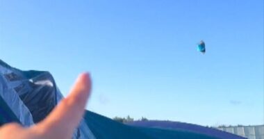 Egész sátrakat fújt el és röpített a levegőbe a vihar a Leeds fesztiválon Angliában