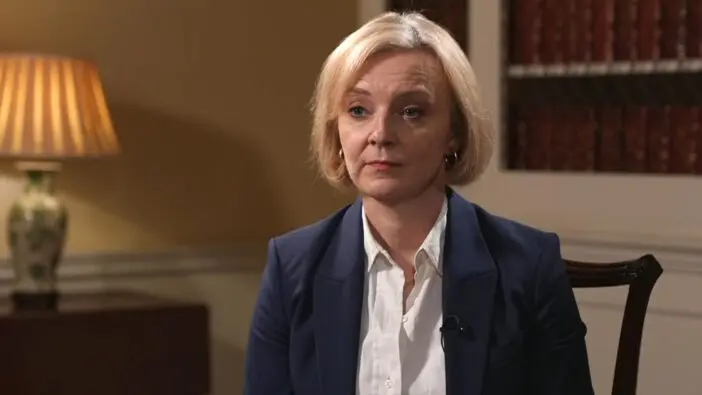 Liz Truss „eszetlen, félszeg és haszontalan”: Nyíltan beszólt a brit miniszterelnöknek a volt miniszter 1