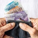 Örülhetnek a nyugdíjasok: történelmi emelés jön millióknak Nagy-Britanniában