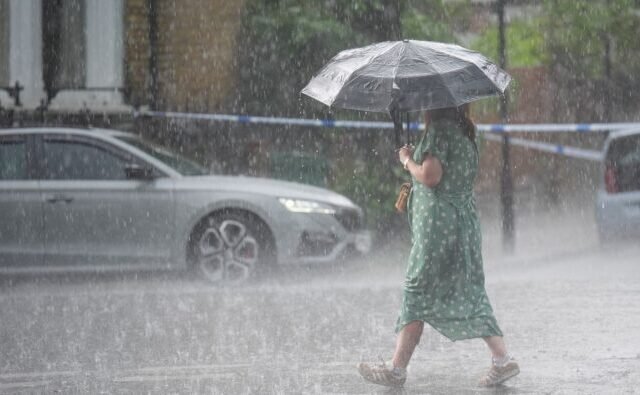 Ma éri el Nagy-Britanniát a Claudia vihar: óriási mennyiségű csapadék és árvizek várhatók, narancssárga figyelmeztetés van érvényben